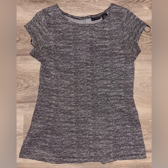 Tahari Black and White Knit Top - Picture 1 of 5